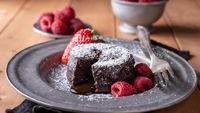 5 Resep Lava Cake Coklat Lumer dan Lembut di Mulut, Cocok Buat Santai Sore